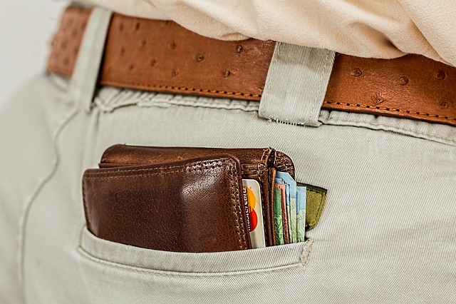 peněženka v kapse.jpg